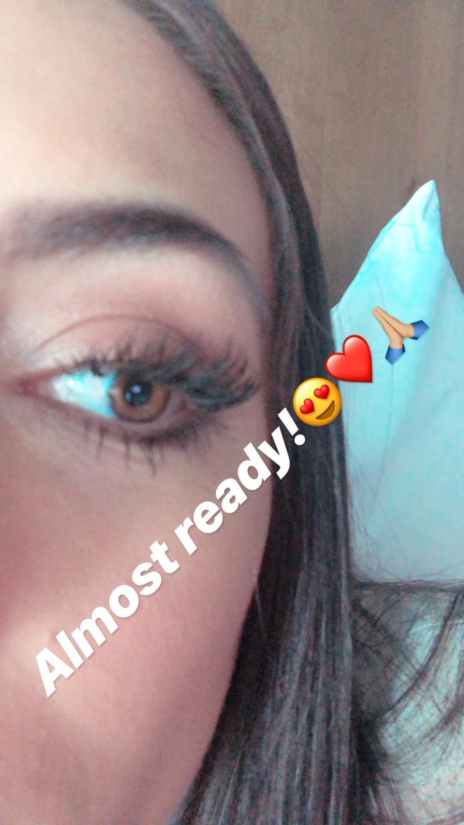 MundoBrecoBr's tweet photo. || 📸Via IG @anabreco||

 La niña de los ojos bonitos 😍 @anabreco já está quase pronta para os #PremiosLoNuestro2018 👏👏 https://t.co/ysUWunhhkK