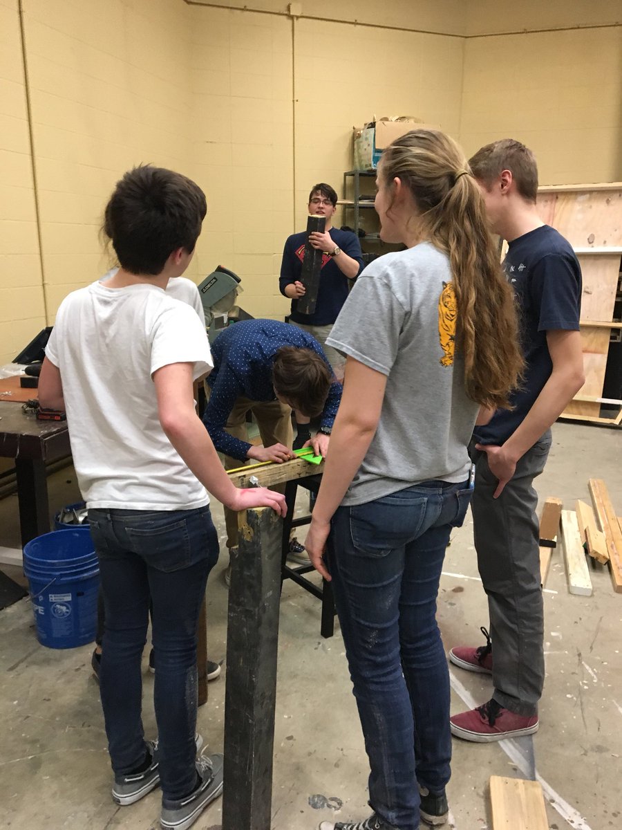 MsBeckerLHS's tweet photo. Hard at work!! #PeterPan #MichaelsBed #JohnsBed #SoundGuru https://t.co/rRF2A3WiJ5