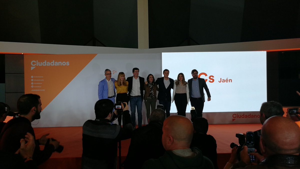 CsGranada's tweet photo. 🍊 Gran representación granadina hoy en #Jaén acompañando a @Albert_Rivera ¡Muchas ganas y trabajo en esta foto de familia! https://t.co/OkJrcVh0F6