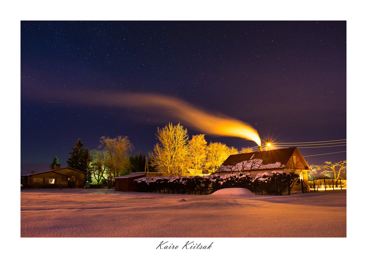 kairokiitsak's tweet image. Very #cold evening in Simuna, #Estonia 22.02.2018. The air temperature dropped down to -27°C under clear sky. My tripod was covered with frost and lens did not want to move smoothly. Relative humidity reached up to 90% here! #coldspell