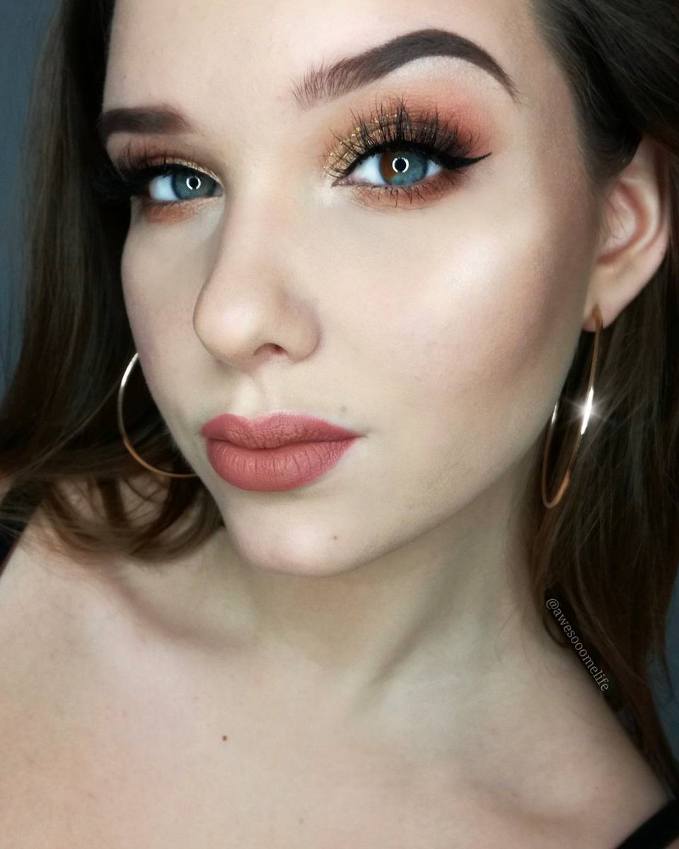 k_ania7's tweet photo. Glam makeup ✨✨✨
•EYES• @Laura88Lee @lauraleeelay Cat's Pajamas, @hudabeauty #desertdusk •BROWS&GLOW• @ABHcosmetics @norvina1 dark brown dipbrow pomade & glow kit sun dipped #glow #sundipped •LIPS• @hudabeauty matte liquid #girlfriend https://t.co/SY7TeF4y8m