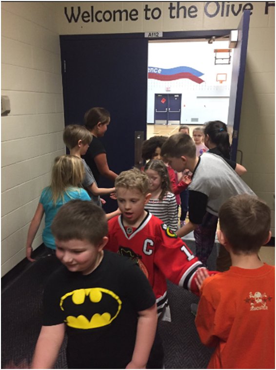 FunTeamAlberta's tweet photo. The Young Leaders at @IREC1 make it a routine to high 5 all of their participants after each session.
We are so happy to work with @fesyksclass each year! #FunTeamFriday https://t.co/QWafphYWzl