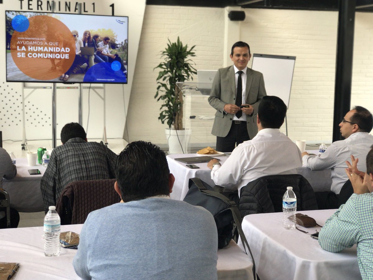 TesAmericaMX's tweet photo. #workshopTES
Fundamentos del #espectro #radioelectrico. Campos electromagnéticos? Tipos de antenas?celulares, radio, televisión digital? https://t.co/ovvCWqbEKm