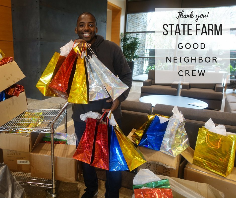 DallasCASA's tweet photo. State Farm's Dwain Hicks braved the pouring rain to deliver boxes of gift bags for kids in foster care. Thanks to Kelly Carr, Patty Silva &amp; the good people of @StateFarm Dallas Good Neighbor Crew, lots of kids will receive something special. Thank you! #CASAfriends https://t.co/3jMg1L2YKp