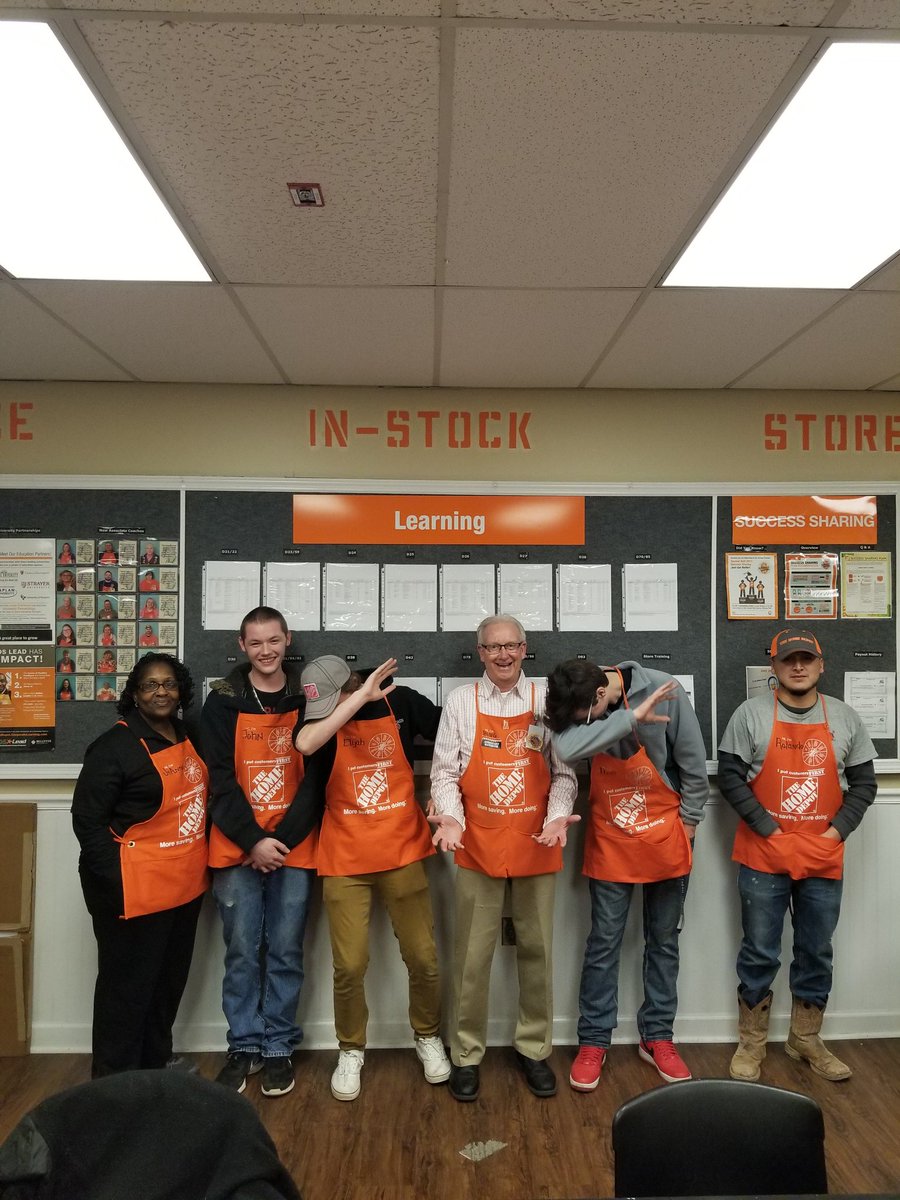 mikecoddington2's tweet photo. Another successful orientation with @henryblovan3. Welcome to the team!!! @KevinZ_THD @THDBecky31 https://t.co/ax7W7sU0fu