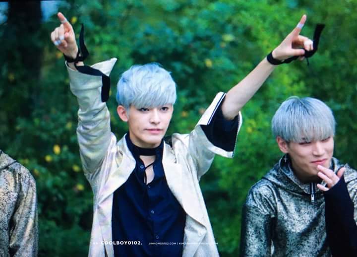 24hopeubounce's tweet photo. Kocham tego głupka najmocniej na świecie 💓

#24k #jinhong #mixnine #mix9 #24KinChicago #24KinDallas #kpop #24U https://t.co/QG3lOOpkeV