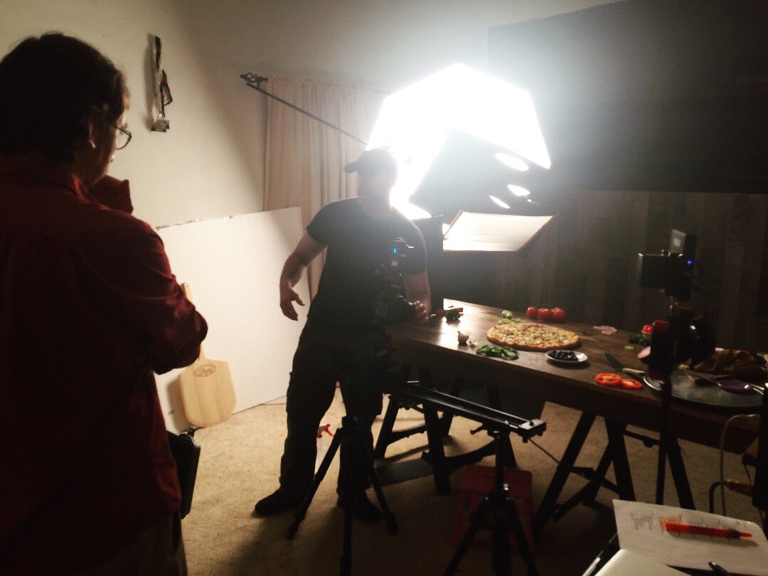 bedproductions_'s tweet photo. Quick #BTS #Pics from the #BEDStudio today for the #amici #pizza #commercial! #BEDProductions #broadcast #socialmedia #campaign coming soon very excited to have so many wonderful people on set. #BED #video #photo #cinema #creative #BEDProductions https://t.co/xar5P0iysw