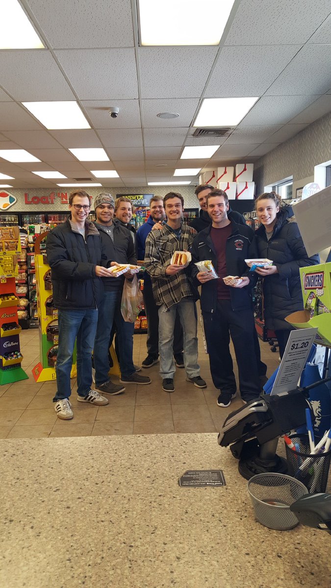 LoafNJug's tweet photo. This fantastic group of @UMary students in Bismarck, ND have officially deemed #Thursdays, "Hot Dog Thursdays" at their favorite LNJ store located across the street from campus. Our associates look forward to their smiling faces every week and we make sure the grill is full! https://t.co/vTxBaDwge2