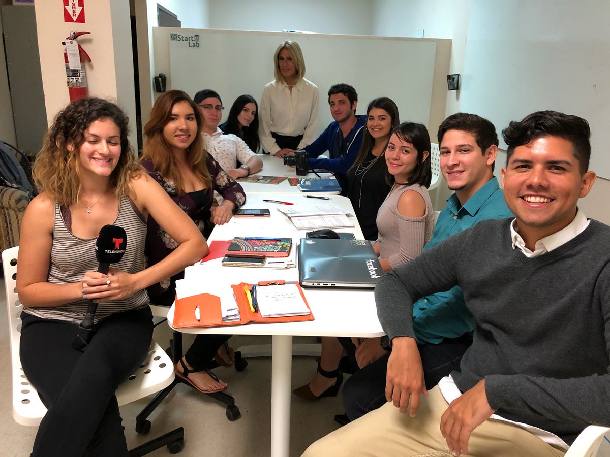 SpotinPR's tweet photo. Gracias @sosapecosa y @telemundopr por visitarnos en nuestra oficina en Mayagüez. Jóvenes emprendedores trabajando para desarrollar el turismo de nuestra isla. Visita a https://t.co/2uaPkZikxU para encontrar los tours más aventureros de PR🇵🇷 #puertorico #ecoturismo #sangreverde https://t.co/Rjq93mIIe8