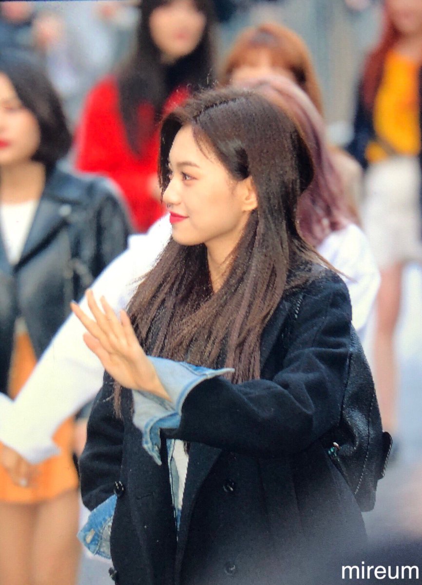 도댕 프리뷰.

180223 뮤직뱅크 출근 프리뷰 #최유정 #김도연 #위키미키 #WekiMeki