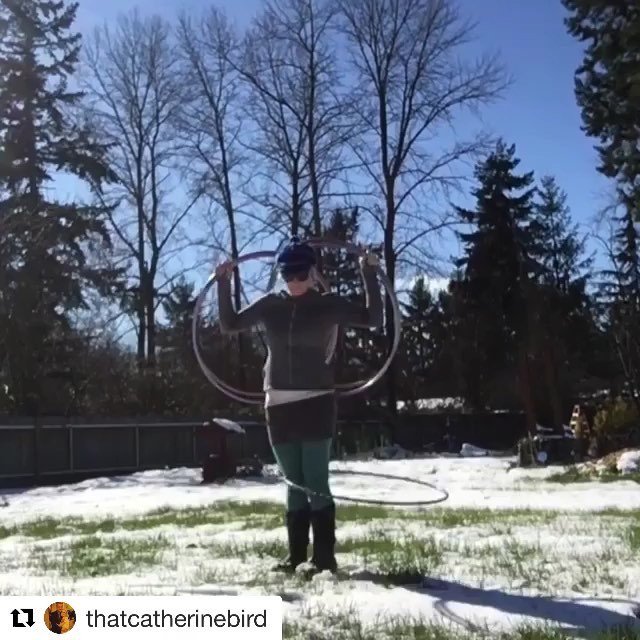 DanceTacoma's tweet photo. What do you do on a snow day?
#Repost @thatcatherinebird with @get_repost
・・・
Snow day! Check out my cheesy “I DID IT” grin. Now I just want to get to the point where I can do this on one leg. #tacomahoopers #multihooping #hoopdance #hoopeverydamnda… https://t.co/pjUPpykZcb https://t.co/XDS3Fs8P5W
