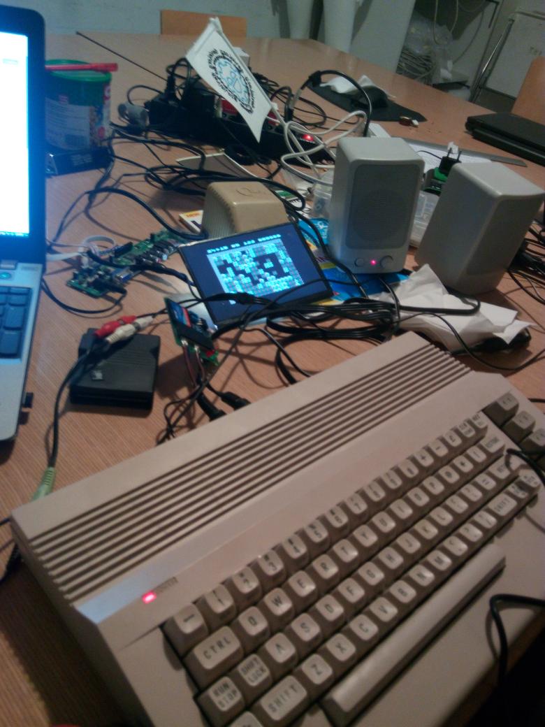 xeniter's tweet photo. It works! #sd2iec #c64 at #devlol https://t.co/PXCsO795l5