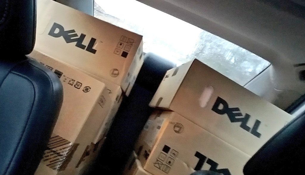 _AndyJacks's tweet photo. Looks like a robbed a Best Buy! On my to deliver student-refurbished computers to @ProvenPrincipal &amp; his families at Minnieville Elementary to use in their homes! #vaSTARorg #pwcsproud  #principalsinaction https://t.co/iNJsK1tZH5