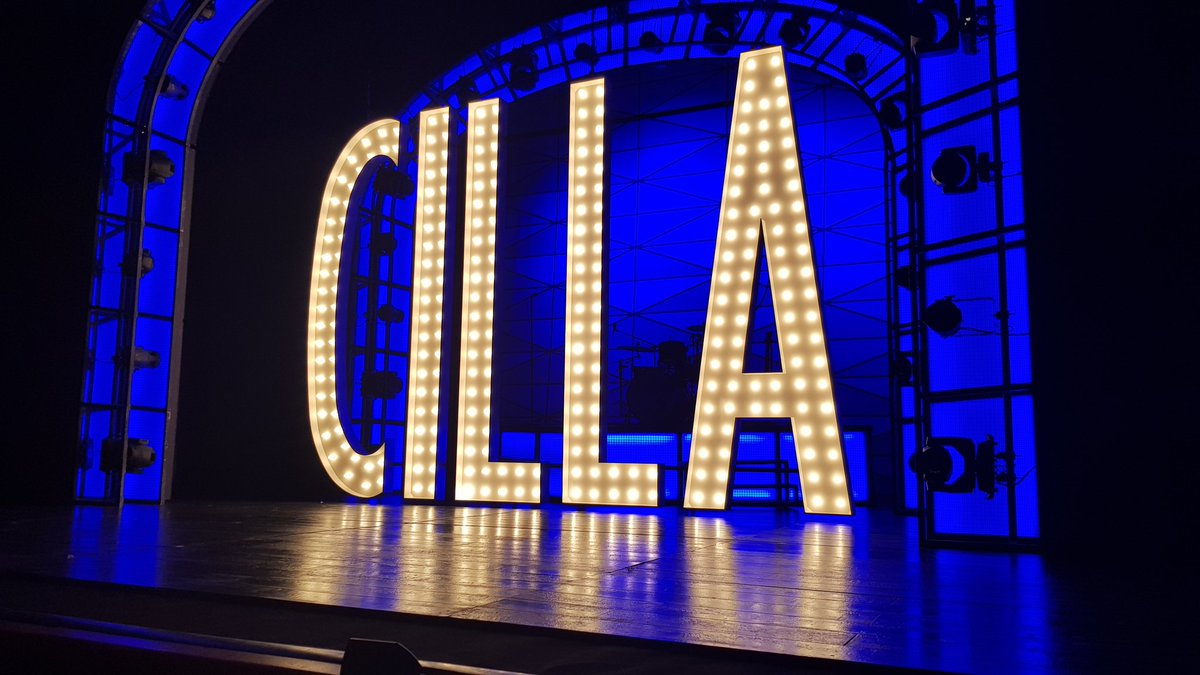 What an amazing and moving show....<a href="/RoyalDerngate/">Royal & Derngate</a> <a href="/CillaMusical/">Cilla the Musical</a> brilliant cast and the music was fantastic.  Go see it #Northampton