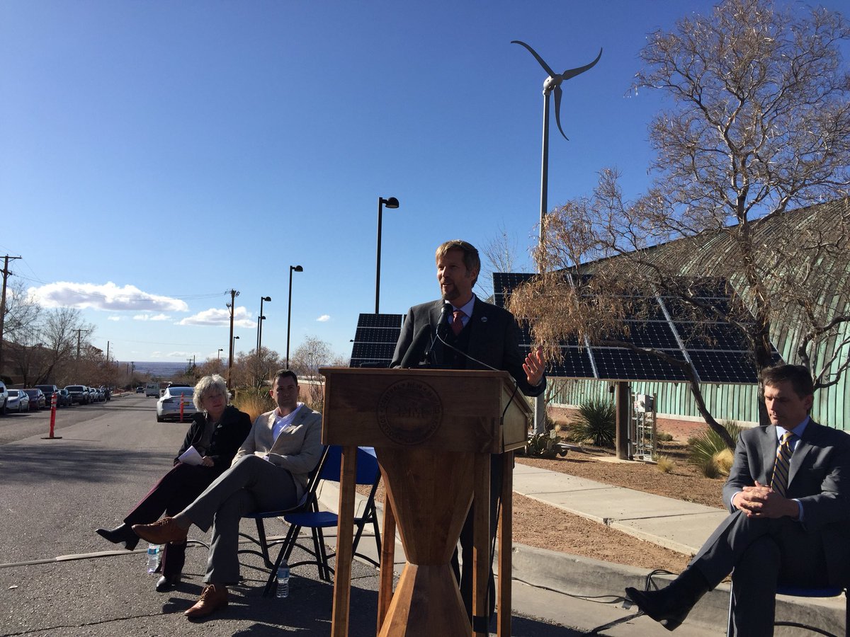 350NM's tweet photo. Find the new #SolarToolkit at https://t.co/430OPOo9K2 #abqsolarproud @MayorKeller @PatDavisNM @MartinHeinrich @EnvNM https://t.co/vNWEV8Fxf3