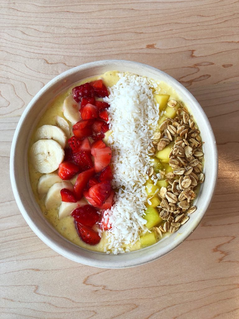 FreshiiAjax's tweet photo. New obsession - our Cali bowl with a Recoverii base! Come by and try it for yourself! #FreshiiAjax #EatEnergize https://t.co/0aL1iA0elE