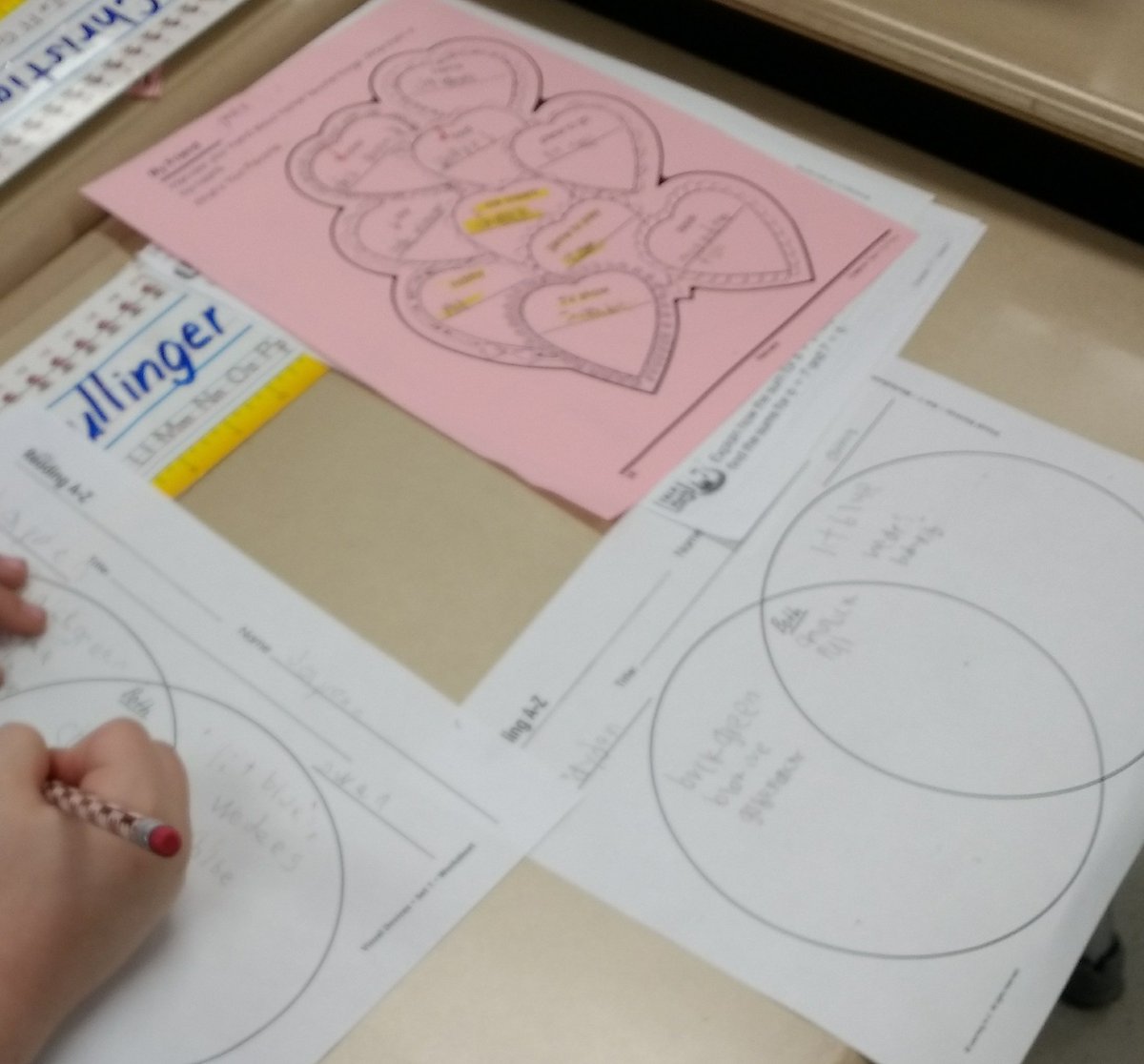 GES_Fegley1st's tweet photo. Friend Interviews: We asked each other questions about our favorite things, then created Venn Diagrams to compare and contrast our interests. #gwdes https://t.co/WjVQg4civS
