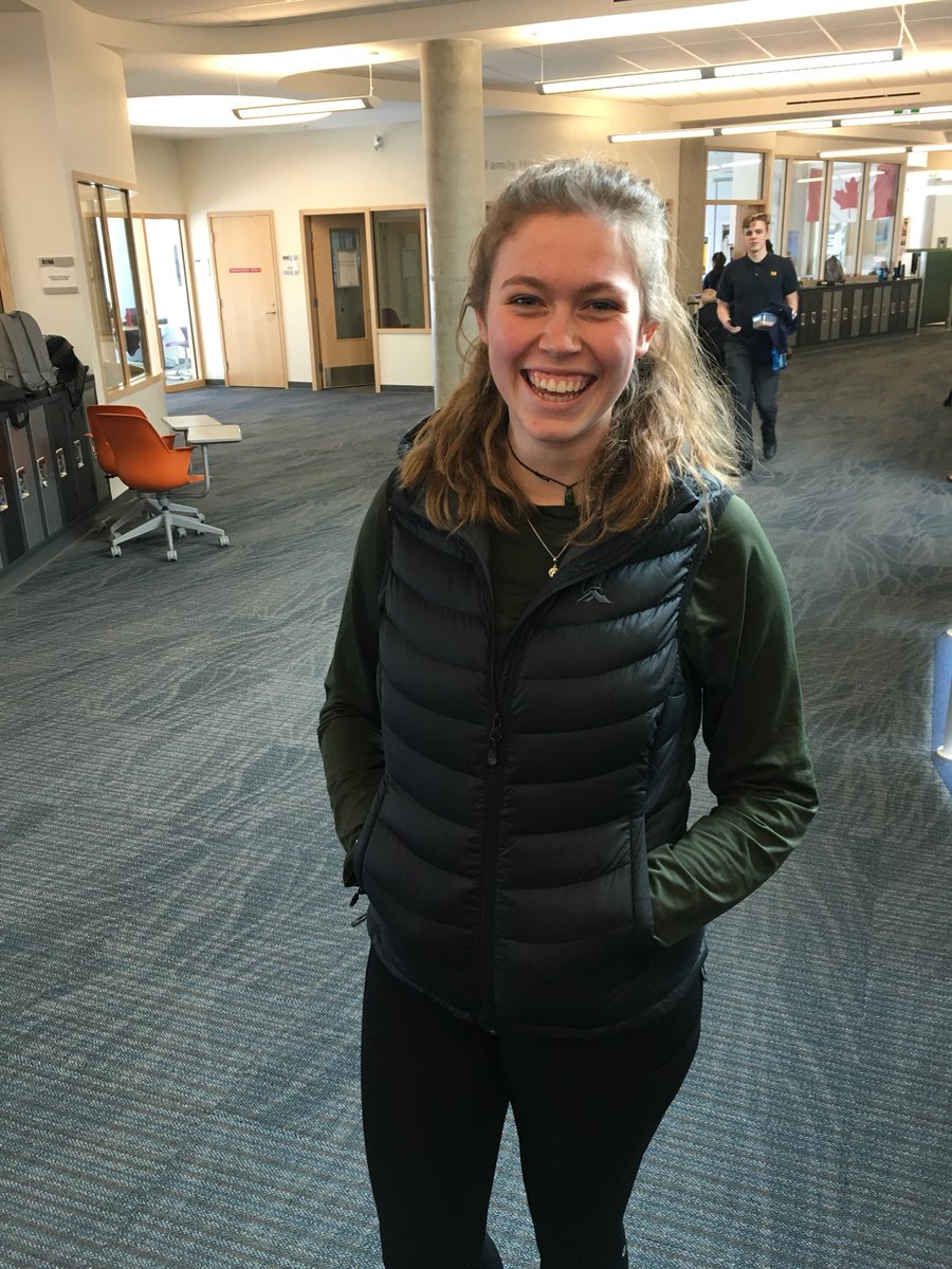 HazelChee's tweet photo. What a cracking smile! @jasmine_meikle Thanks for popping by @MulgraveSchool @MulgraveAlum #grad2014 https://t.co/rV5EUsPbra