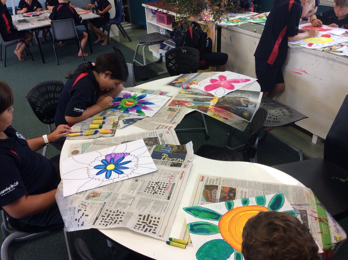 Pastel flowers in the spirit of O’Keeffe - pretty awesome Year 3&amp;4 artists!