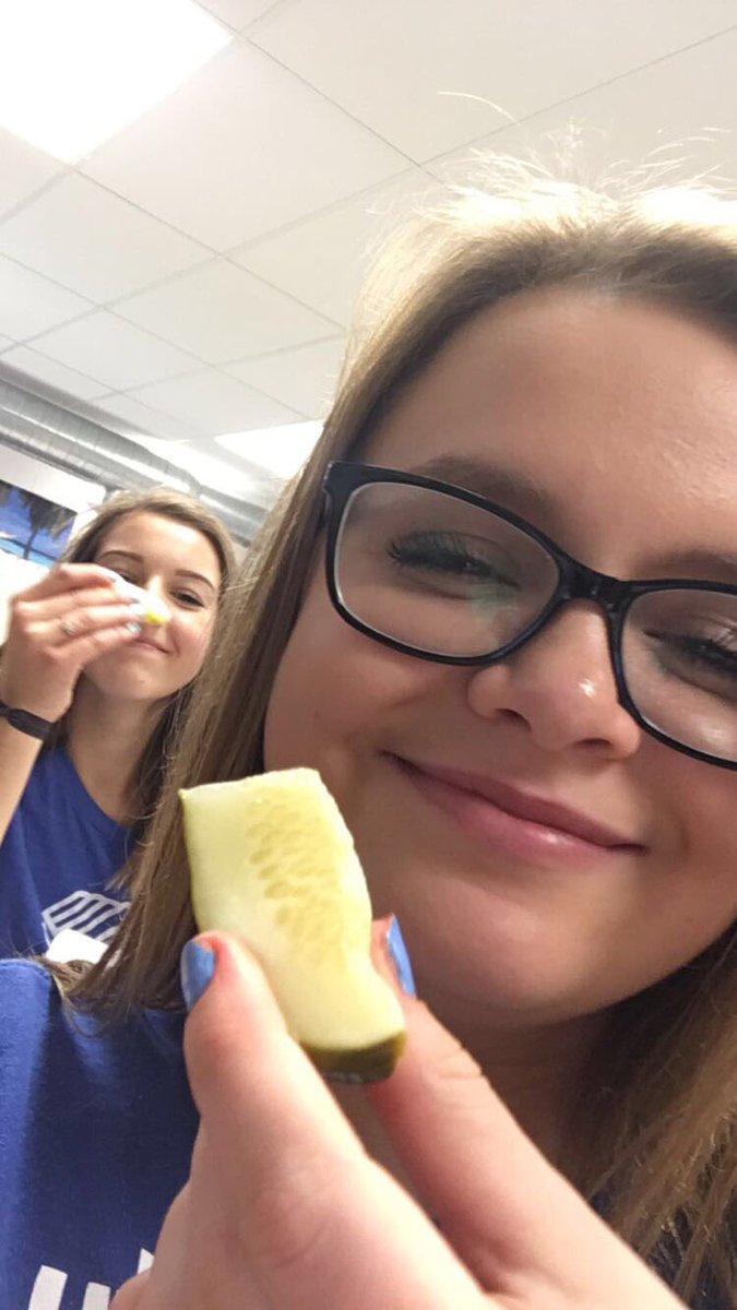 mhowell174's tweet photo. happy birthday morgs!!! I <3 you!!!!❤️❤️❤️ #mrrush https://t.co/aPd88yppZG