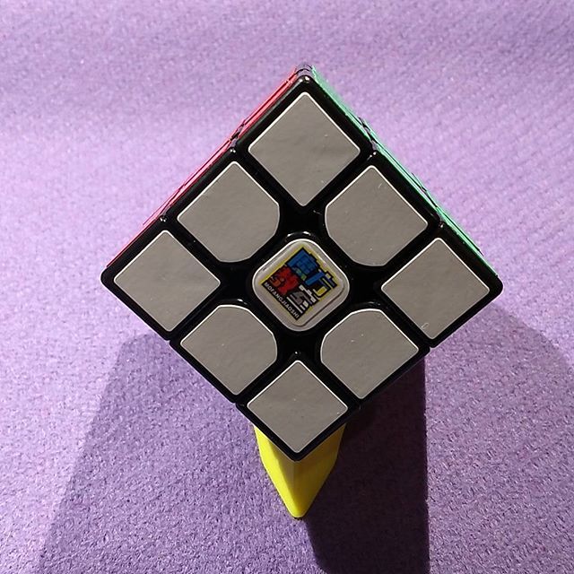 PauTuitter's tweet photo. Cubo del día MoYu MF3RS 3X3X3, so se porqué exactamente pero no me gusta nada, pero una colección es una colección
#rubikscube #rubik #rubikslife #cuboderubik #cuborubick #cubeoftheday #magiccube #twisty #qiyi #mofanggecube https://t.co/bZaj1LDeG5 https://t.co/W0EsHKdLnL