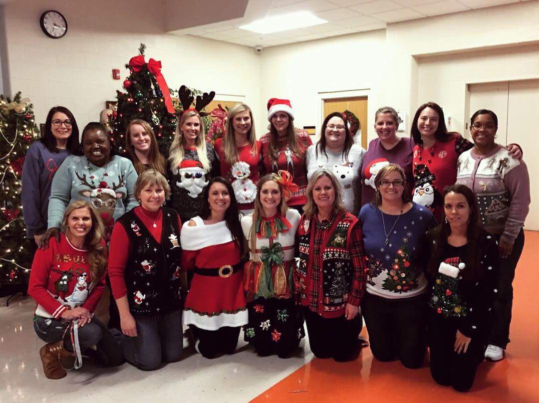 AmberO68's tweet photo. A4: Our staff @CapeFranklin
is AMAZING! Their doors are always open to collaborate on new ideas. They share resources and are the ultimate team players. They are invested in your work and personal lives. #FrankEdChat https://t.co/hpkSXKhXLH