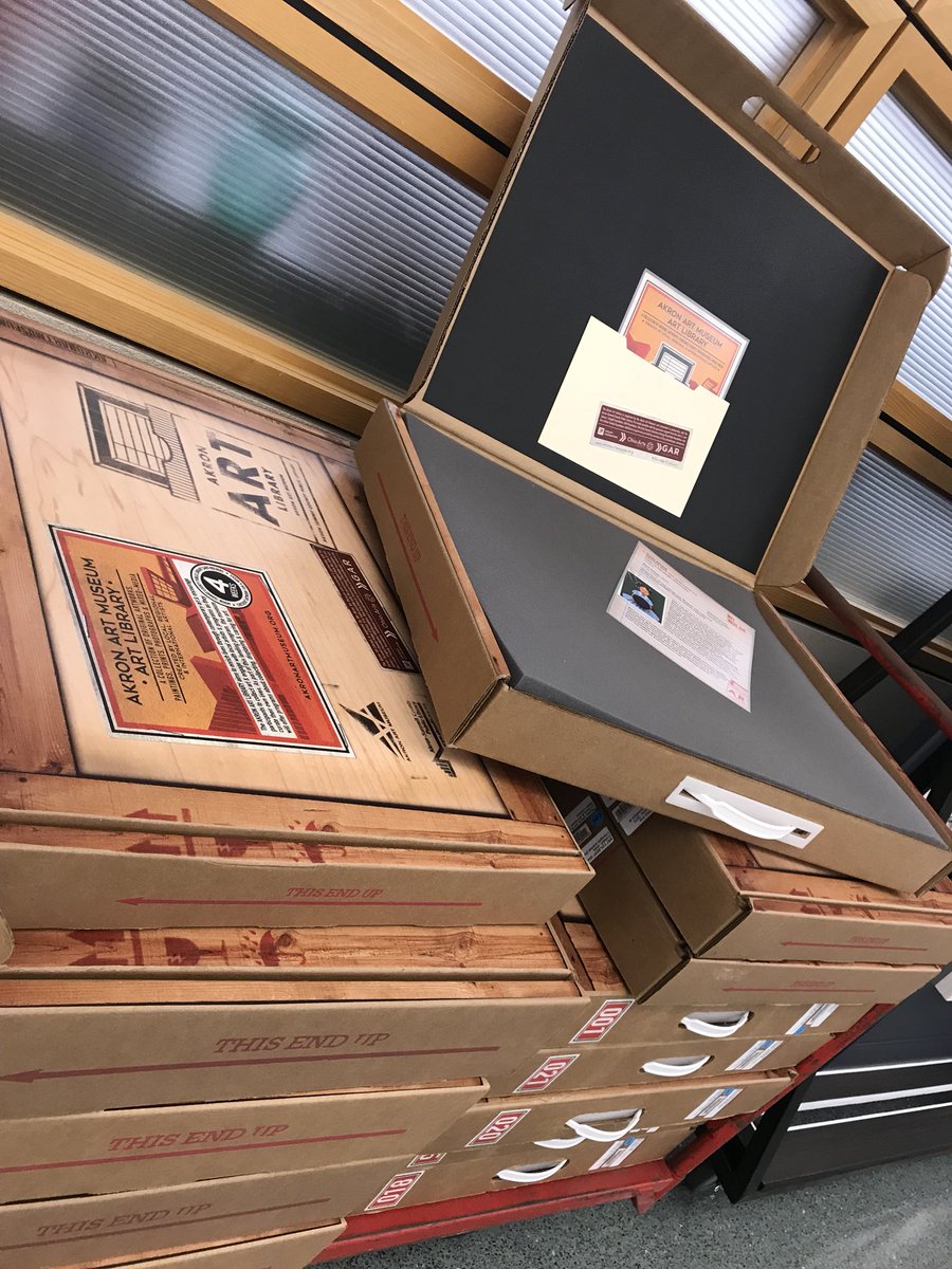 _BronT_'s tweet photo. The @AkronArtMuseum teamed up with the @akronlibrary for a unique art experience. Starting In March, people will be able to check out local artwork for 4 weeks at a time. #knigtcities #akron #supportlocal #akronart #art #artlibrary #GARfoundation https://t.co/AZTFMzK5zb
