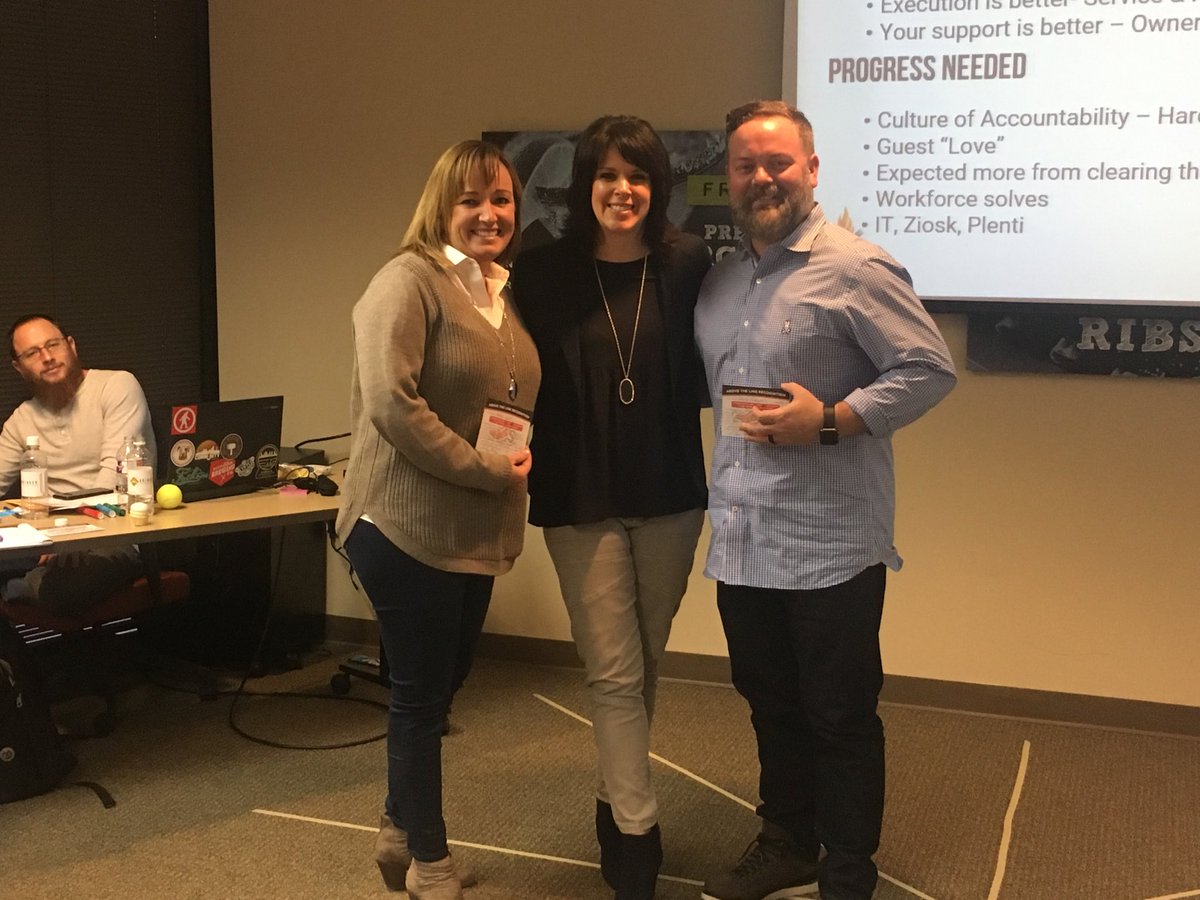 domperry2's tweet photo. Proud moment watch two rockstars get some well deserved recognition #ChilisLove #PWForU https://t.co/GnyjDbonnH