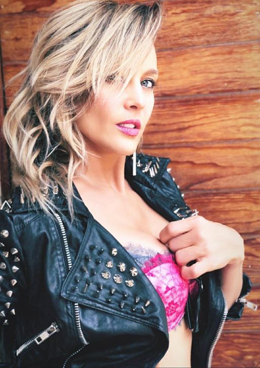 monstersdefey's tweet photo. #YoSoloPiensoEnDarte una invitación para que sigas a ⚡@officialfey 👉
#Feys´book: https://t.co/VCCp9DjyAX
#FeySpotify: https://t.co/nKWEfepPsx...
#FeyChannel: https://t.co/ObsTXsAEVH
#FeyVEVO: https://t.co/lmihQAOebu
#FeyInstagram:
… https://t.co/IGEI9AWUjc https://t.co/yEiUkfSKfB
