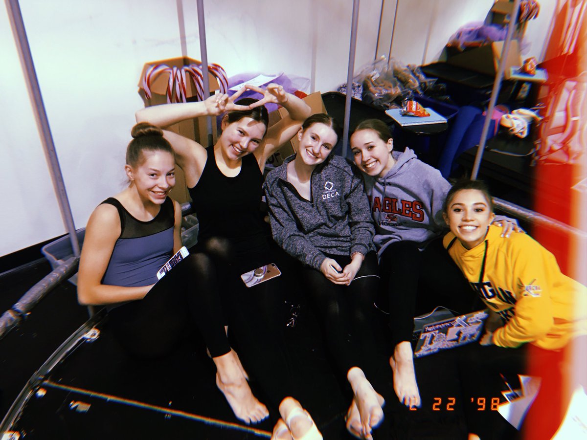 ladansefataleco's tweet photo. Hard at work in class this week!!❤️ Our show is next weekend, March 3rd at 7pm, and March 4th at 2pm. https://t.co/5qzxBFiuhH