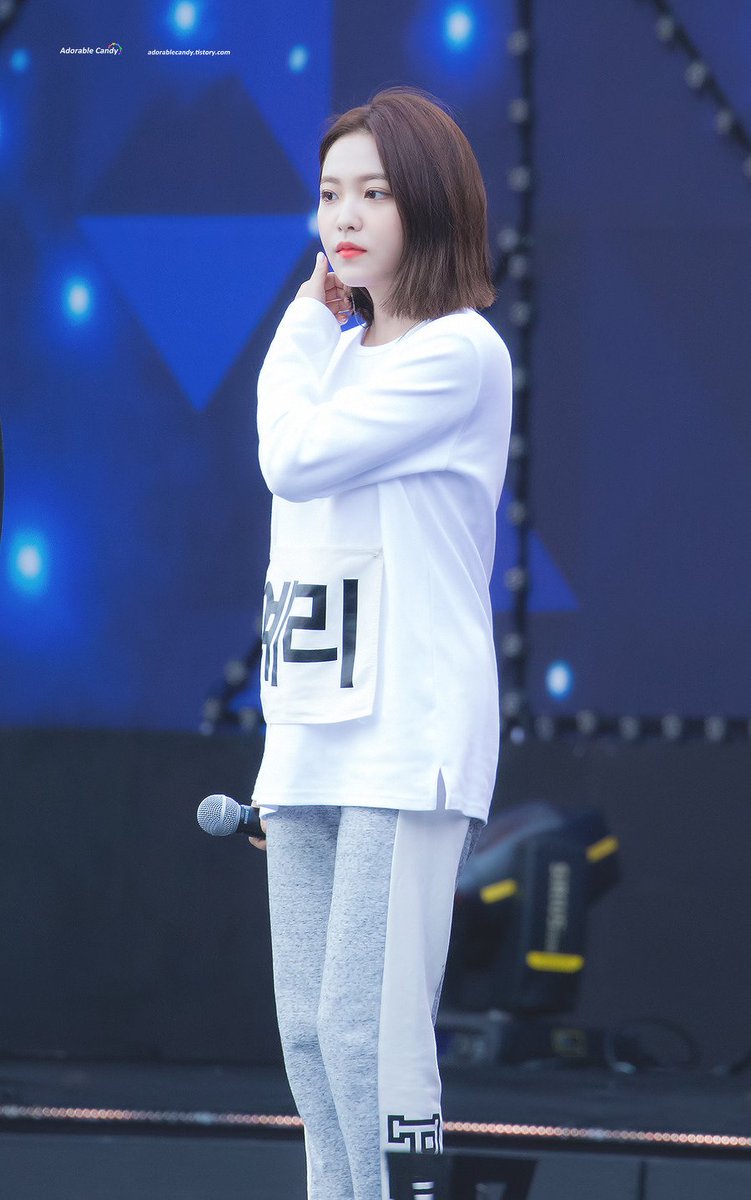 yeriarchived's tweet photo. casual look https://t.co/tzKXJ9iXIr