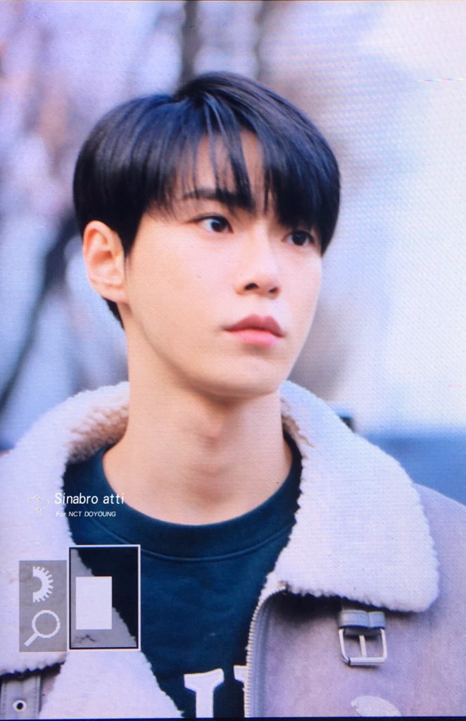 Sinabroatti's tweet photo. 180223 뮤뱅출근 

❄️🐰 겨울토끼 너무 좋지

#DOYOUNG #NCT #도영 https://t.co/N9VcsLAkvJ