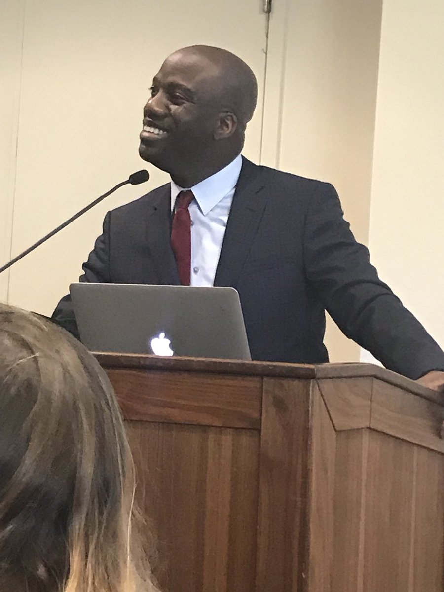 CalSTEMinist's tweet photo. Well deserved standing ovation 🤩from over 200 Aggies! @DrShaunHarper 👏🏾👏🏾👏🏾@UCDEducation https://t.co/p5z8ZRvVOG
