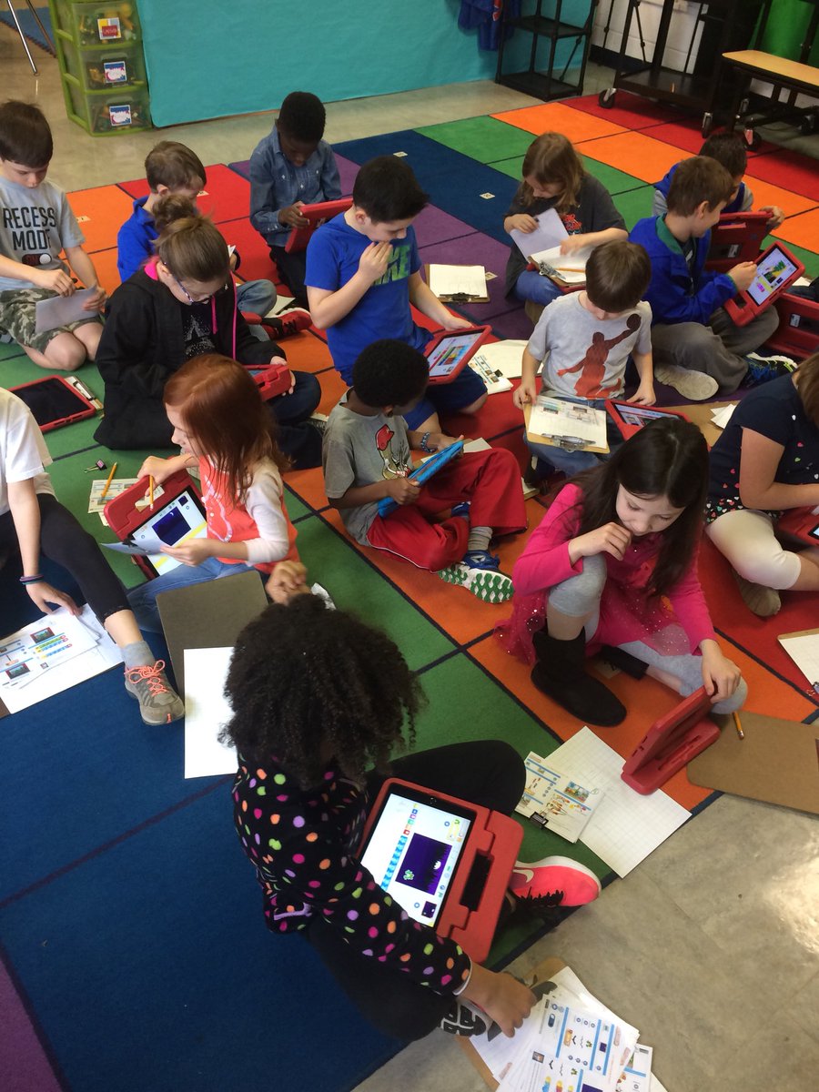 DigitalLearnin5's tweet image. Second graders worked on Scratch, Jr. and shared their projects with each other. #ilovecoding @HESSPLASH @OrangeCoSchools