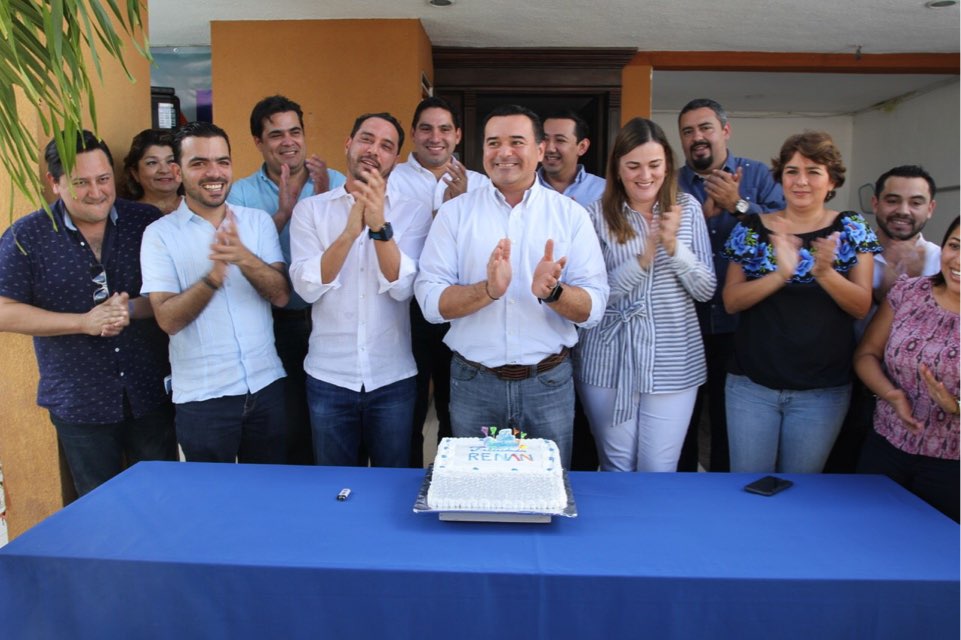RenanBarrera's tweet photo. Gracias a mis compañeros de partido por acompañarme durante un año más. https://t.co/cDZJIn5Euo