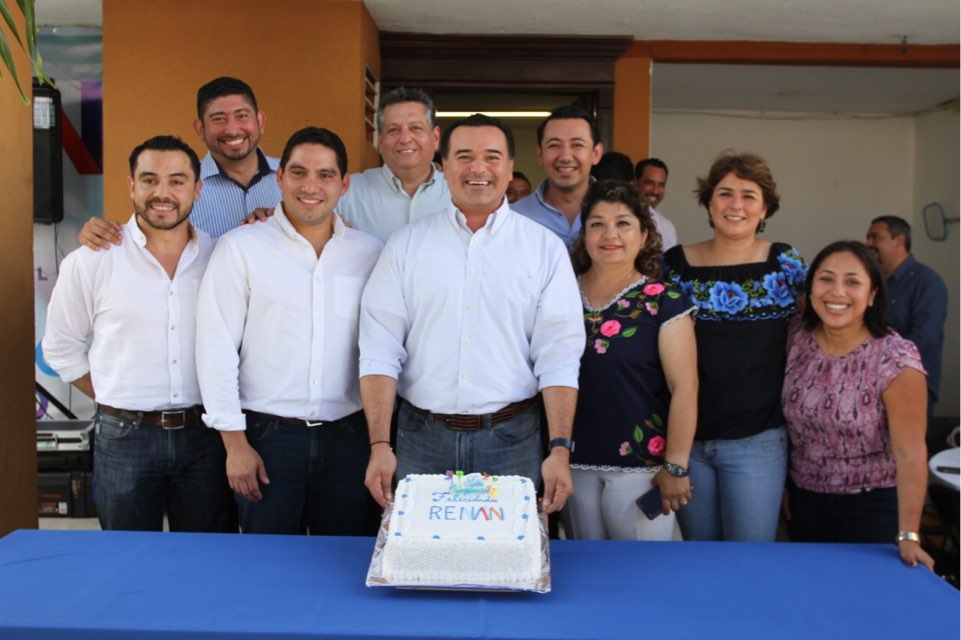 RenanBarrera's tweet photo. Gracias a mis compañeros de partido por acompañarme durante un año más. https://t.co/cDZJIn5Euo