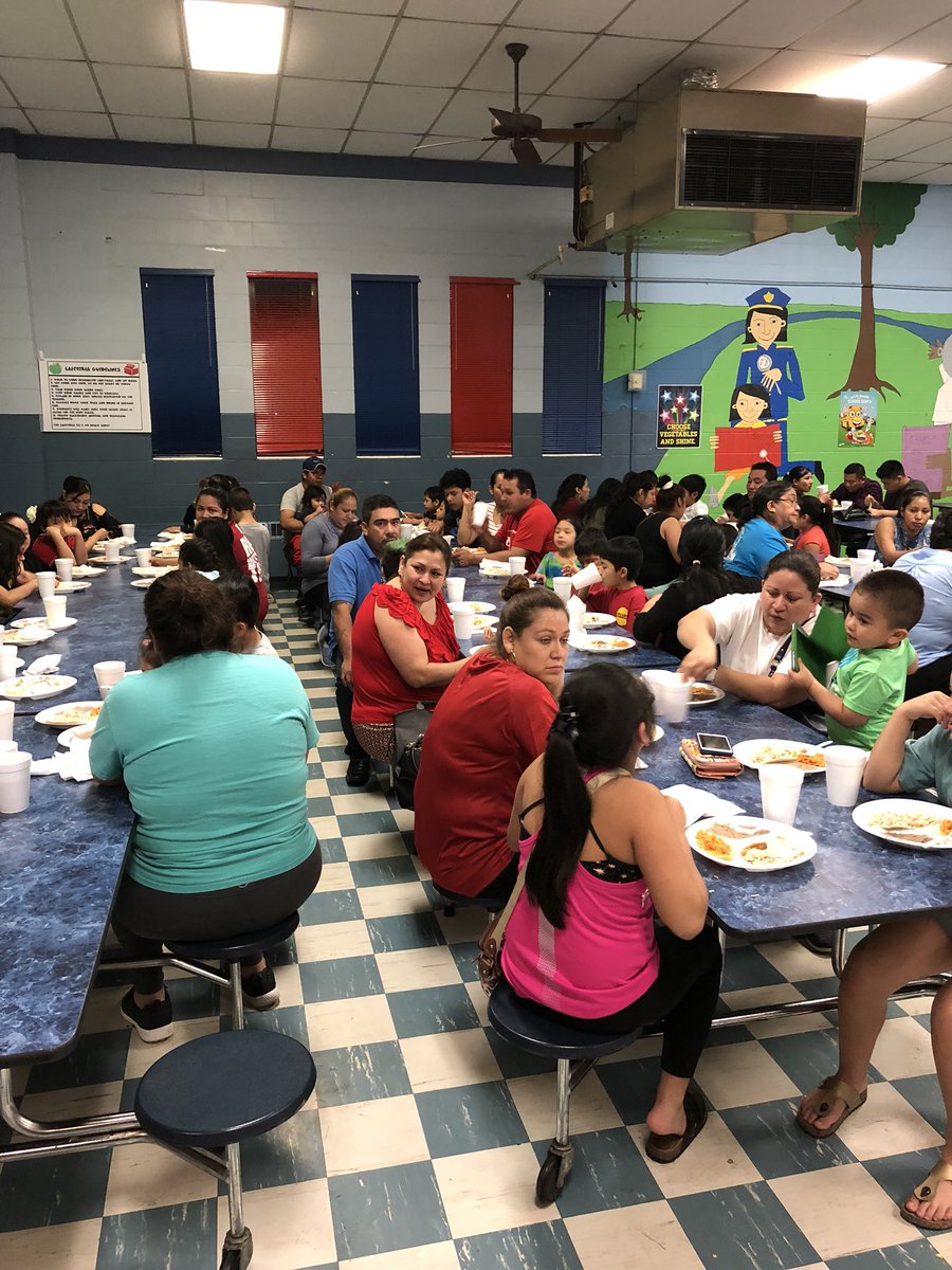 krl1920's tweet photo. ELL Parent Night! #tcsslearns @mattelemsch https://t.co/86bDZ3W9dm