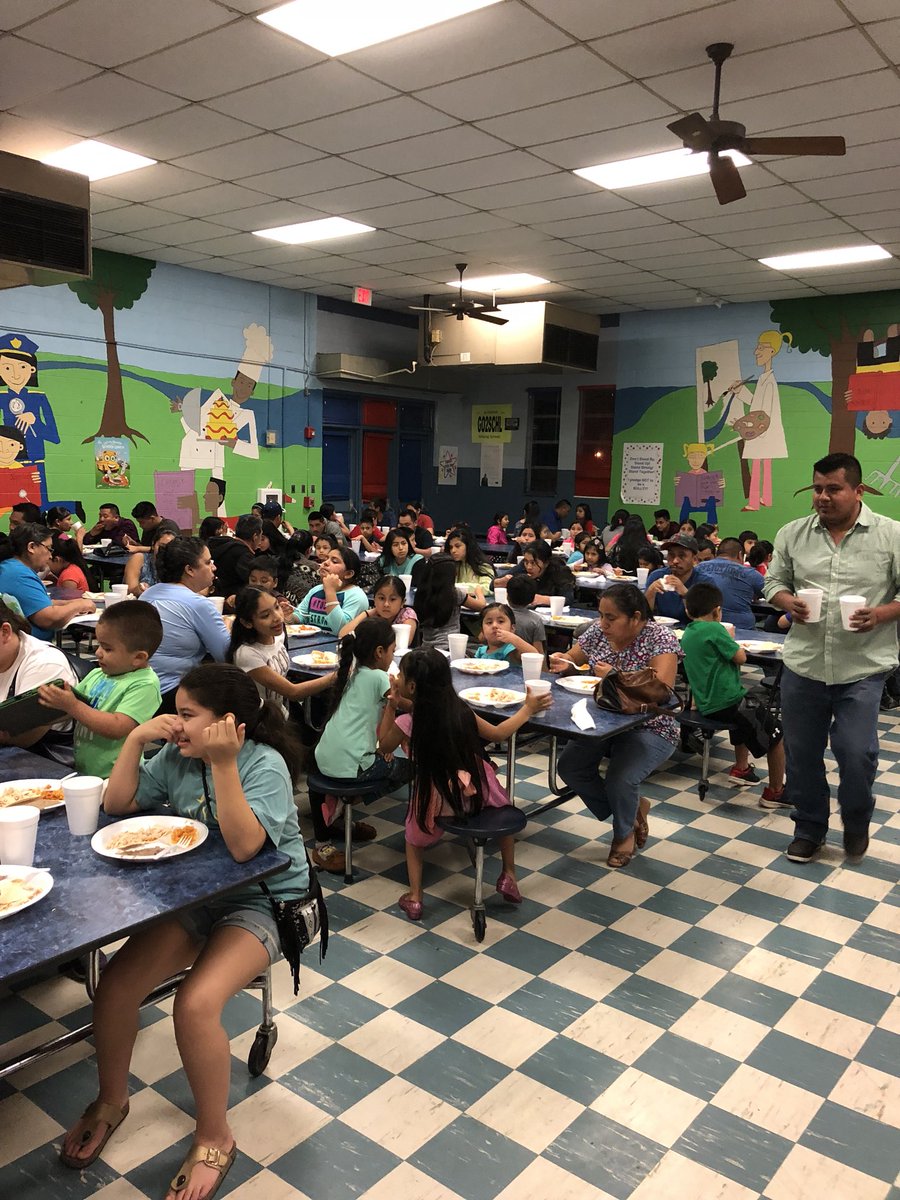 krl1920's tweet photo. ELL Parent Night! #tcsslearns @mattelemsch https://t.co/86bDZ3W9dm