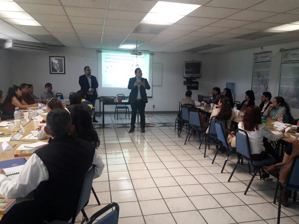 sergioruvalca's tweet photo. Cierre exitoso de la primer sesión de diplomado "Los principios pedagógicos del nuevo modelo educativo". Reconocemos a los  2038 participantes que de manera voluntaria comienzan con este trayecto formativo https://t.co/V81Gt30M94