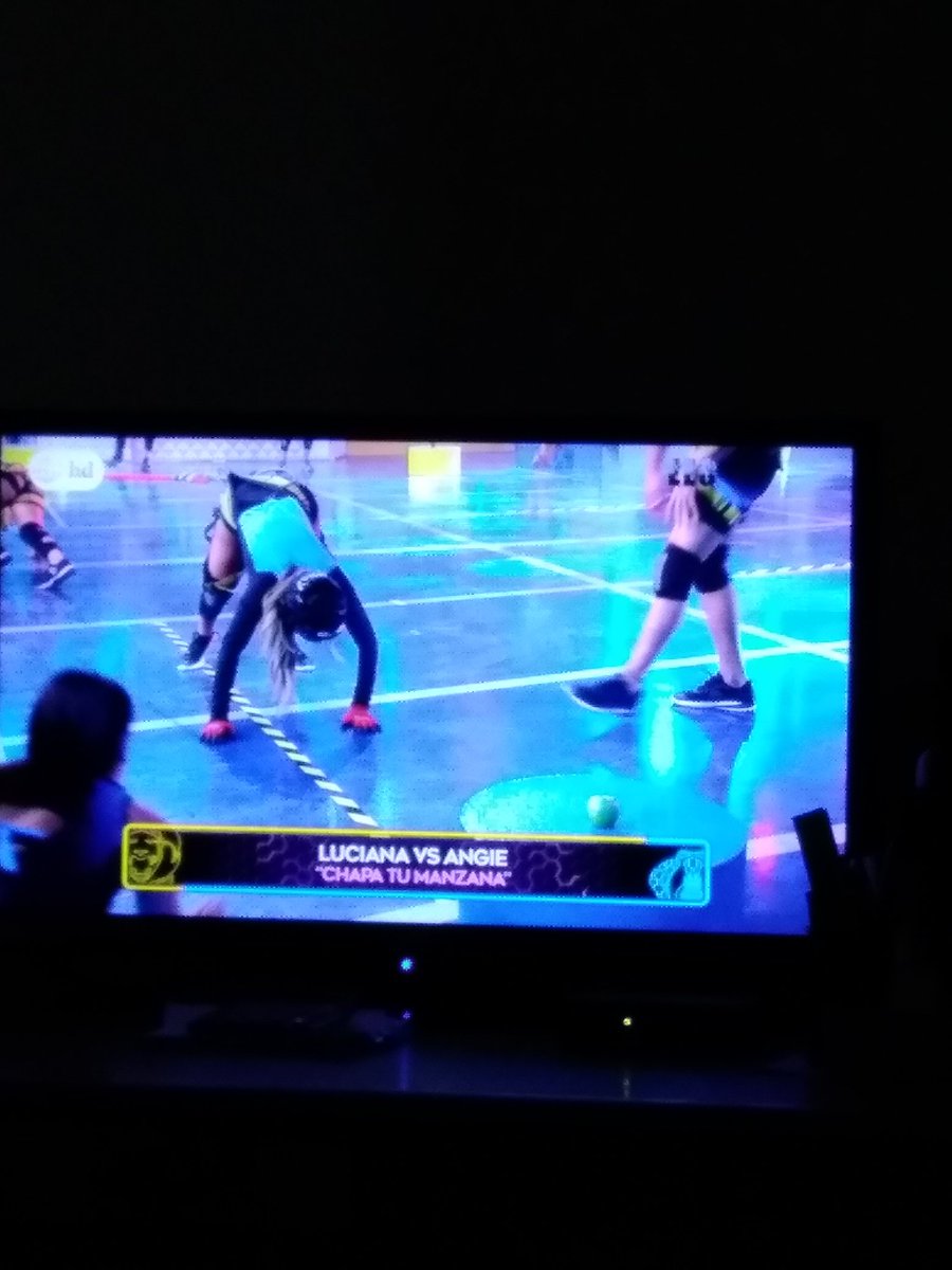 FrancoAranaOff's tweet photo. @Combate_ATV Por la weba es ya cambie de canal. Más dignidad 💩 https://t.co/e2dFolLaHg