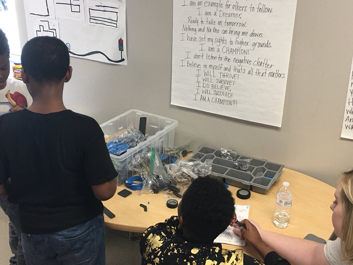 LoudBrarian's tweet photo. When #DLDay Digital Learning Day is the same as #TechThursday and you don't take all the pictures. ππΎ #CodedByMe came through and had a ball. We had to rework our robot but thats what the engineering process is all about! #CES360 @drmcometrue @LinebargerMonte https://t.co/sAUpnJkqF9