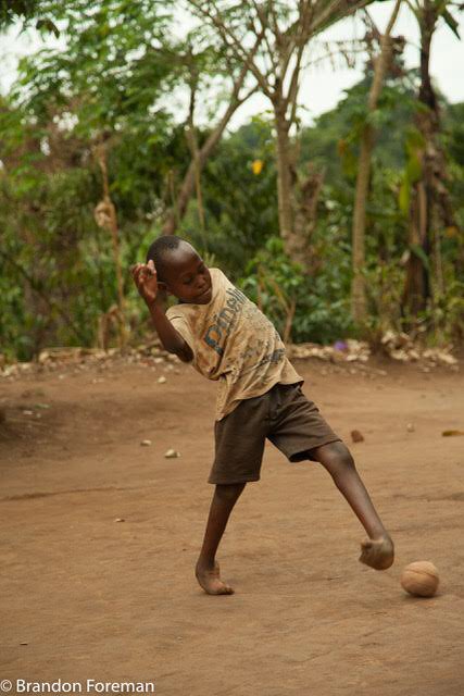 CelticThunder's tweet image. We have never been more honoured to do anything in our lives! @cbmCanada These kids will hopefully be back playing football in no time! #healinghug @cbmCanada