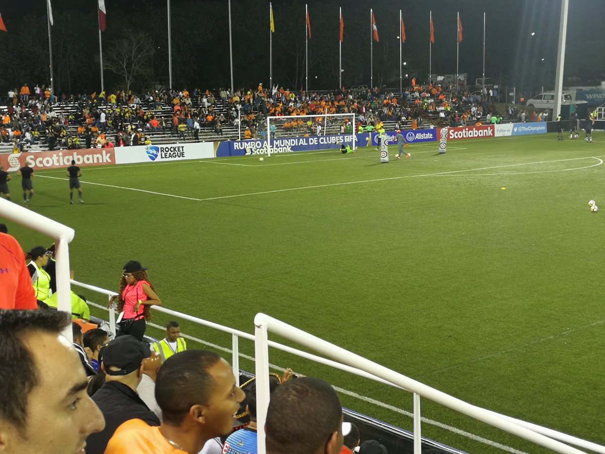Penalrd1's tweet photo. #CibaoFC en el estadio. https://t.co/KVH9oBgmDZ