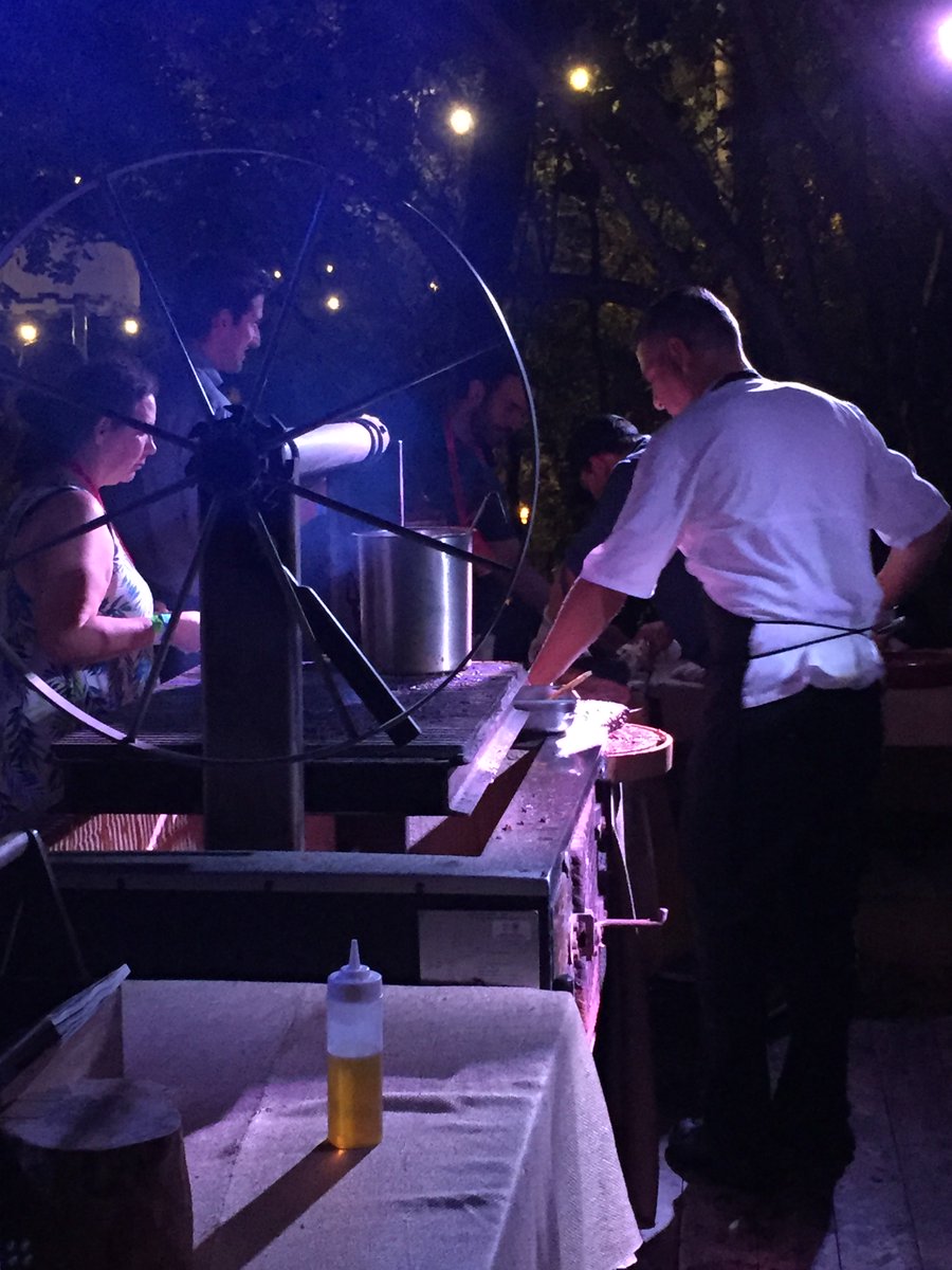 luxurywriter's tweet photo. Warming up for@SOBEWFF  @NautilusBBQ. Beautiful balmy #Florida night on the #beach https://t.co/K1DitvoFSm
