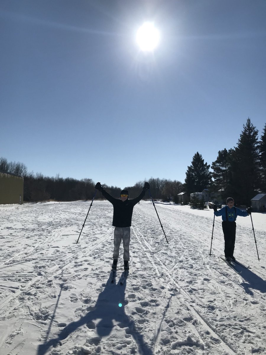 BrantArgyle's tweet photo. Loving the outdoor life at the Brant-Argyle Olympic Games. #skirelay #hurryhard #monkeytrails #megaphone https://t.co/zJ9wqVTZk0