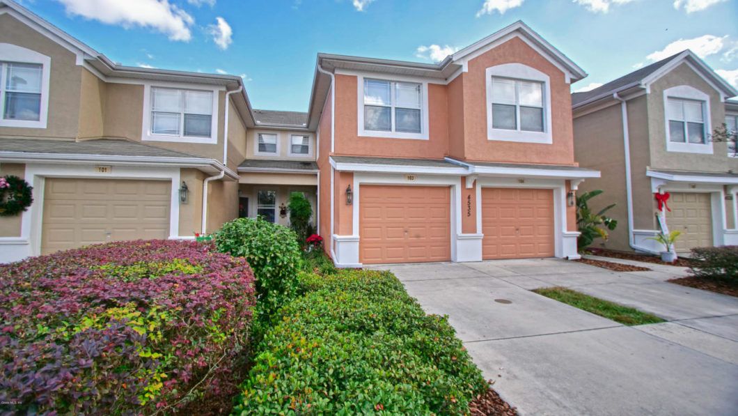 ShowcaseOcala's tweet photo. Today's featured property is a welcoming Brighton Condominium with 2 bedrooms, 2 baths and its own garage. Enjoy convenient access to the community pool, fitness center and near some of Ocala's top restaurants and entertainment. #LoveWhereYouLive https://t.co/cTbuATD2hV