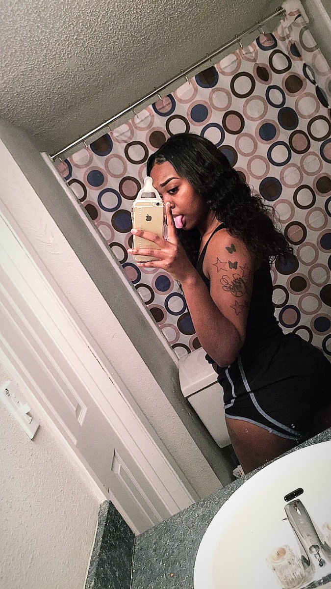 KeyseeMaccc_'s tweet photo. Only cause ion be on here like that🤭💙 https://t.co/HjCeLzmKih