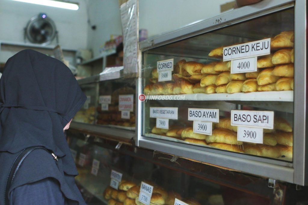 infobdg's tweet image. Roti Sidodadi, Roti yang Melegenda bit.ly/2DZQZTE #infoBDGkuliner