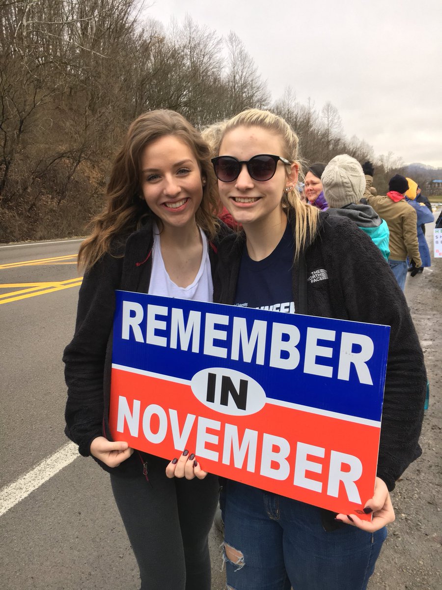 brookemwheeler's tweet photo. support ur teachers !!!! #theyresocute #andnice #sobenicetothem https://t.co/L4fnJWZ3nk