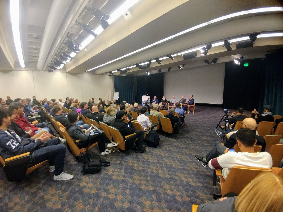 jaydiamond's tweet image. At #PARCforum to see "The Cutting Edge of #ArtificialIntelligence"
@ackermanmaya @RobotLaunch @pscaruffi @AllenSaakyan @PARCinc
parc.com/event/2432/cut…